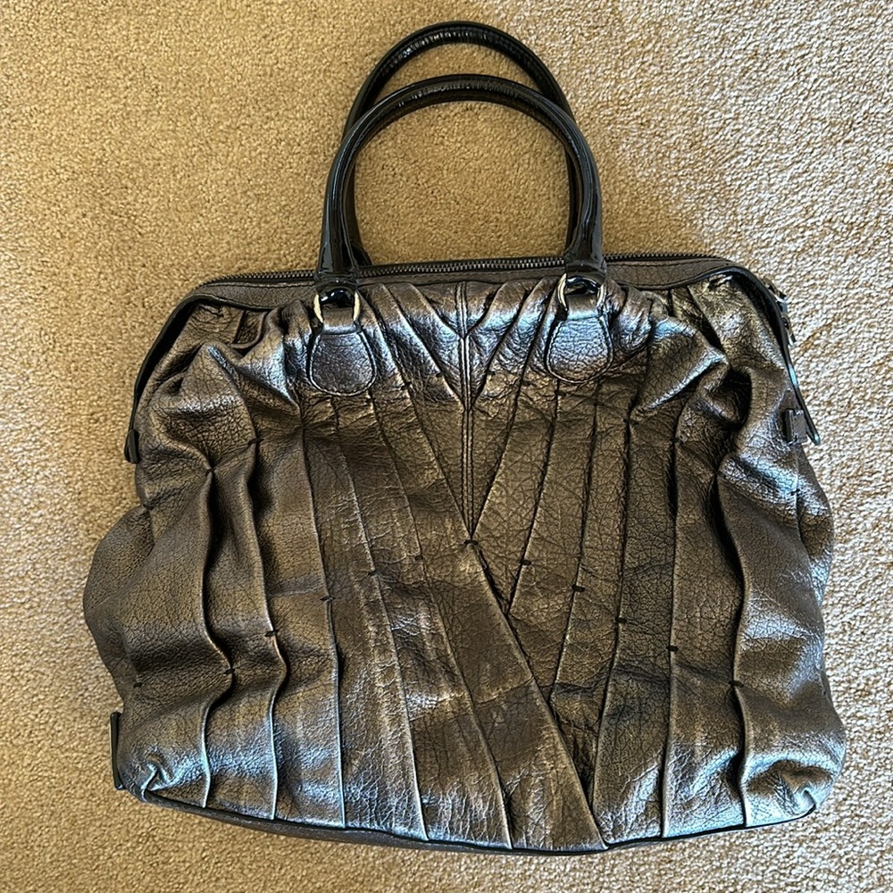 Valentino Garavani leather bag, stunning!
